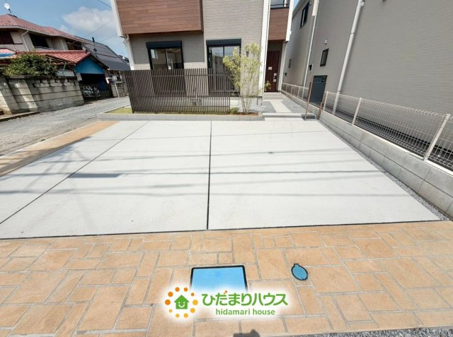 白岡市小久喜　新築一戸建て　の駐車場|駐車スペース付きで、カーライフを快適にサポートします！