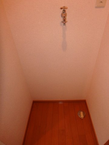 サンライズヒルの内装|室内洗濯機置き場　リフォーム前の写真です