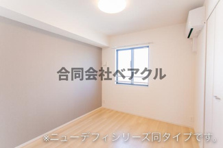 【寝室】 | ペニーレイン | 開放的な寝室です