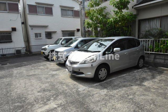 第二マウントハイツの駐車場