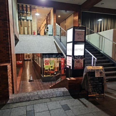 シャンボール内本町 貸店舗事務所の洋室
