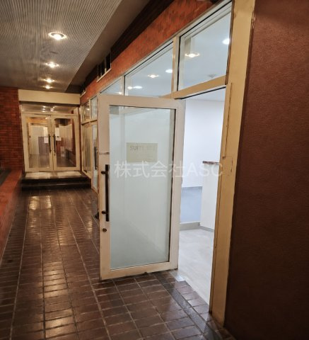 シャンボール内本町 貸店舗事務所のエントランス