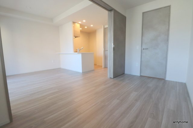 SK RESIDENCES SHINSAIBASHI　仲介手数料無料の洋室