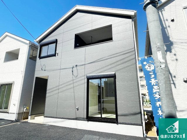 尼崎市高田町　第1期　新築一戸建てのトイレ|シンプルなトイレは落ち着く空間！お手入れも簡単です！