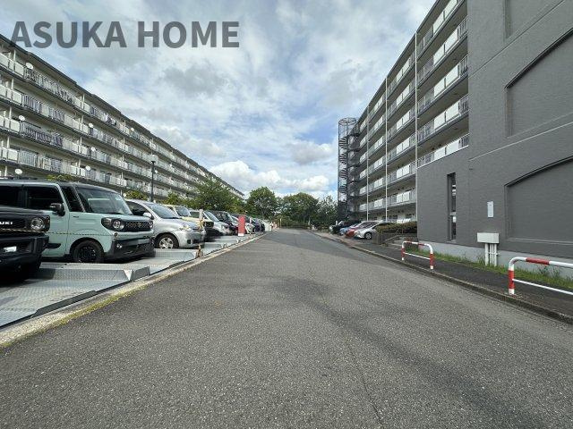 コープ保土ヶ谷D棟の駐車場|駐車場の空き状況については、その都度、確認いたしますのでお気軽にお聞きください。