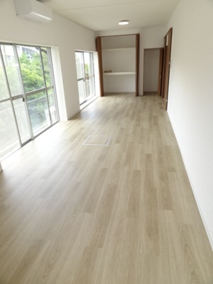 【居間・リビング】 | 住吉山手７丁目一戸建