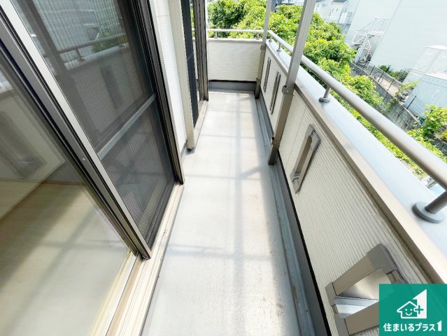 三田市下深田　中古一戸建てのバルコニー|ワイドバルコニーは洗濯物を干すスペースが広いのでご家族が多くても安心！