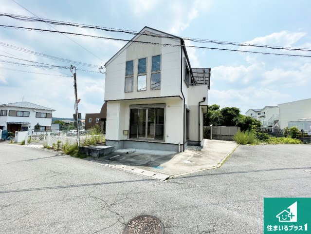 三田市下深田　中古一戸建ての外観|周辺は落ち着いた街並みの住宅地！子育てがしやすい住環境です！