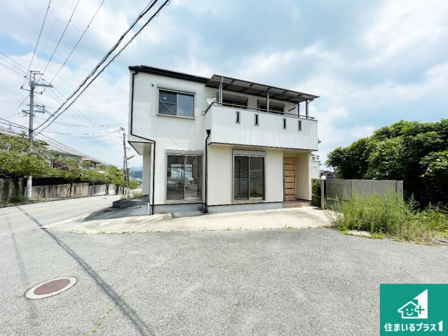 三田市下深田　中古一戸建ての外観|周辺は落ち着いた街並みの住宅地！子育てがしやすい住環境です！