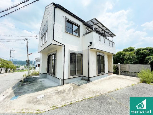 三田市下深田　中古一戸建ての外観|周辺は落ち着いた街並みの住宅地！子育てがしやすい住環境です！