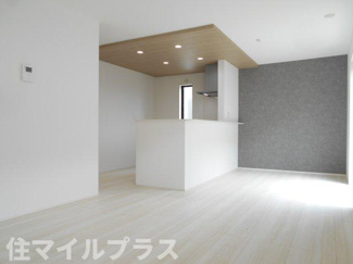 【居間・リビング】 | 郡山市安積町長久保3丁目新築一戸建て4棟 | ゆったりとした居間です