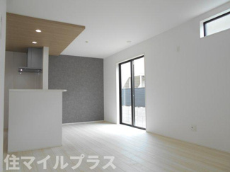 【居間・リビング】 | 郡山市安積町長久保3丁目新築一戸建て4棟 | こちらの居間で趣味の時間をお楽しみください