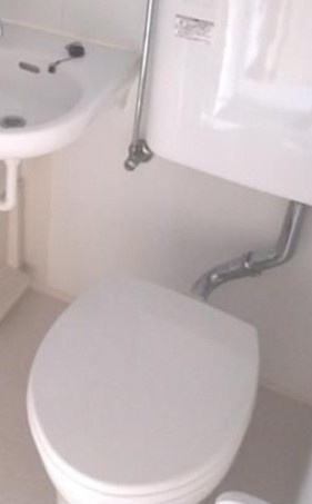 横浜市金沢区六浦１丁目の賃貸マンションのトイレ