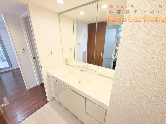 【サンスターホーム】ラティア　リフォーム済みマンションの独立洗面台