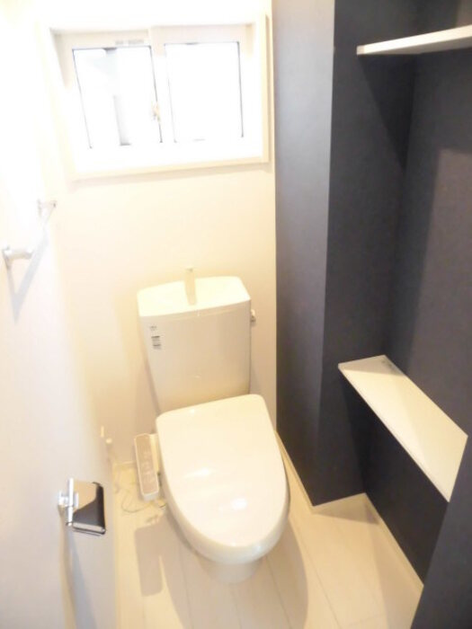 プロシアB棟のトイレ|落ち着いた色調のトイレです