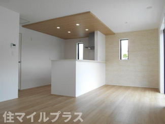 【居間・リビング】 | 郡山市安積町長久保3丁目新築一戸建て4棟 | こちらの居間で趣味の時間をお楽しみください