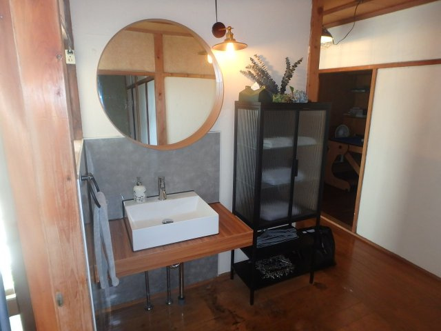 H0256H　片瀬中古住宅の洗面所