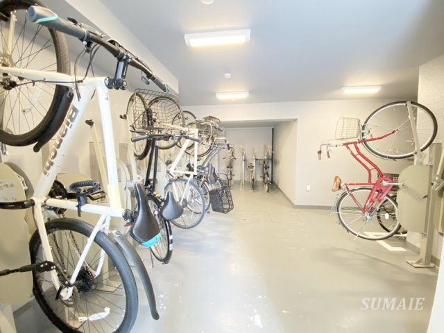Alivis篠崎のその他共用部分|自転車置場です