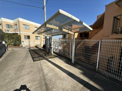 【その他共用部分】 | エムケーレジデンス | 屋根付の駐輪場