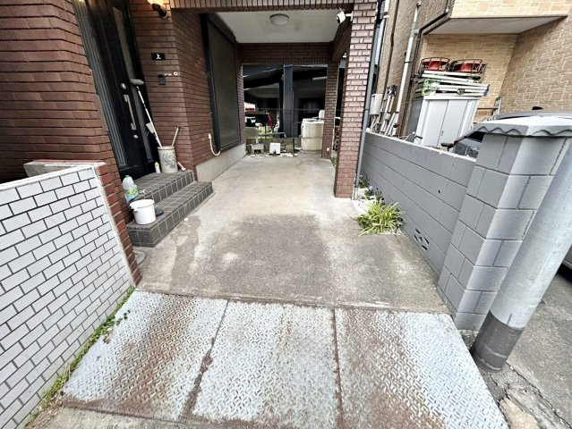 川口市芝中田2丁目　中古一戸建ての駐車場|1台分の駐車スペースあり。