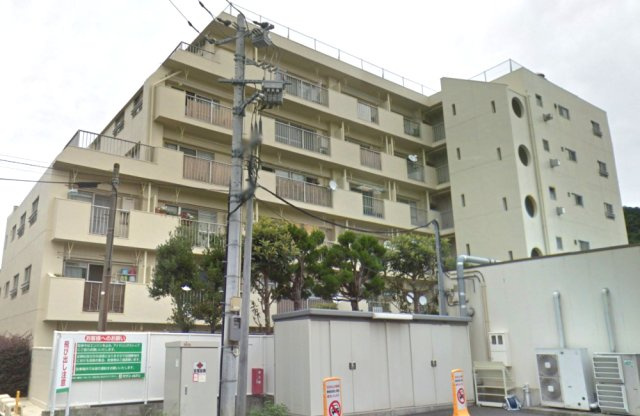 【外観】 | カサベルダ | 総戸数69戸、1971年11月築、管理人は日勤勤務につき管理体制良好です♪