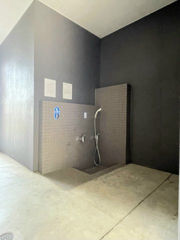 アルファスマート鏡川緑地公園のその他共用部分|ペットも一緒に暮らせるマンションです（細則あり）。専用の足洗い場もあります。