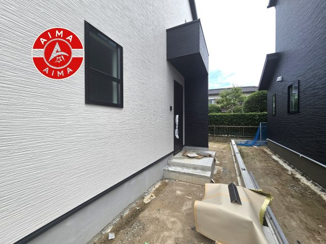 福津市津屋崎7丁目第6-3棟（2号棟）の玄関|おでかけの時も帰った時も、「我が家」を最初に感じでもらえる素敵な空間に。
