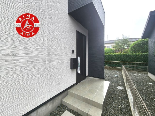 福津市津屋崎7丁目第6-3棟（2号棟）の玄関|おでかけの時も帰った時も、「我が家」を最初に感じでもらえる素敵な空間に。