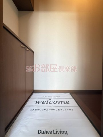 ハレアカラA棟の玄関|明るい玄関です