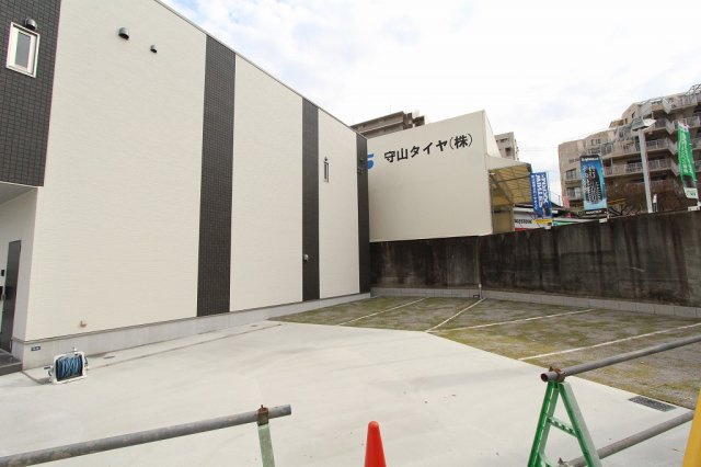大牧町3-6倉庫付事務所の駐車場