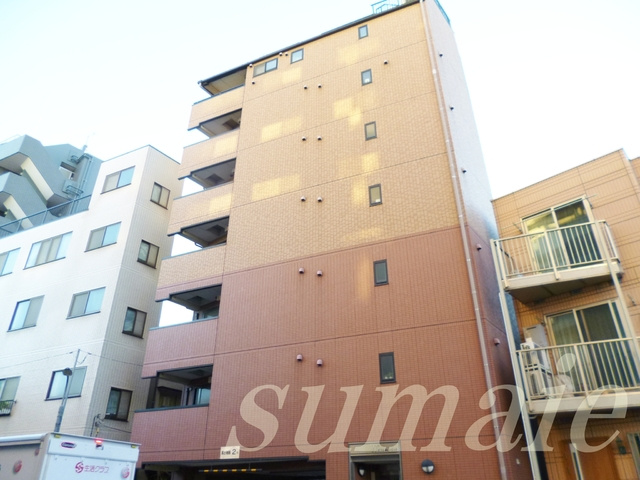 ダブルキュービックの外観|重厚感のある立派な建物ですね！