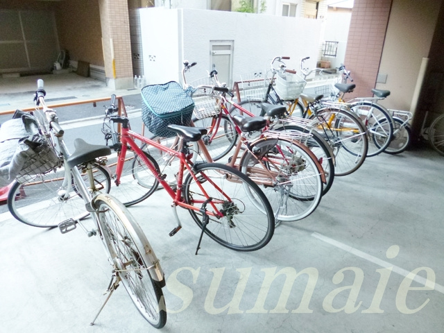 ダブルキュービックのその他共用部分|自転車置き場もきちんと整理されております！