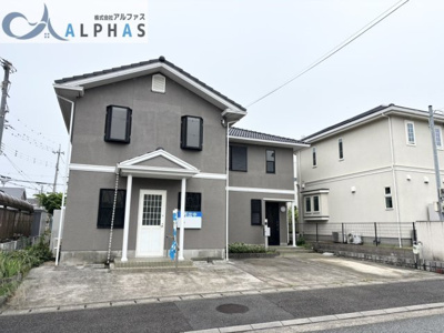 【外観】 | 三木市志染町青山五丁目　一戸建て | ■並列3台駐車可能なゆとりの駐車スペースがあります♪※車種による