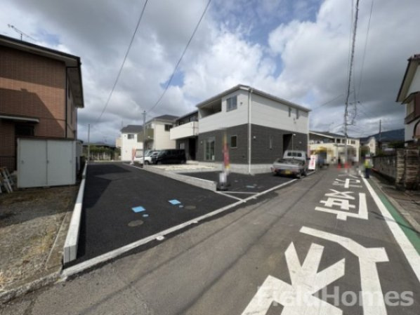 松田町松田惣領新築戸建て　第24-2号棟の前面道路含む現地写真|前面道路含む現地写真です。