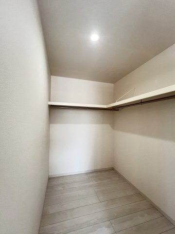 大和高田市春日町　中古戸建の収納|寝室WIC