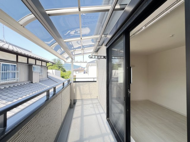 大和高田市春日町　中古戸建のバルコニー|暖かな日差しのふりそそぐバルコニー