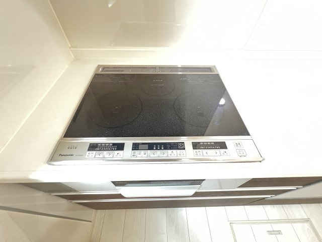 大和高田市春日町　中古戸建のキッチン|IHクッキングヒーター