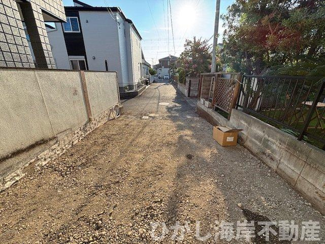 茅ヶ崎市松浪2丁目　中古戸建の前面道路含む現地写真|前面道路