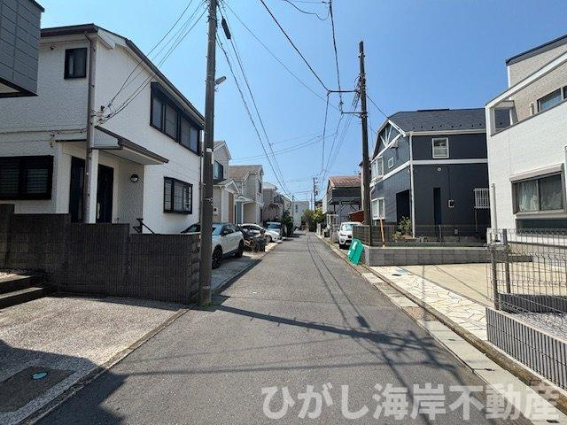 茅ヶ崎市松浪2丁目　中古戸建の前面道路含む現地写真|前面道路