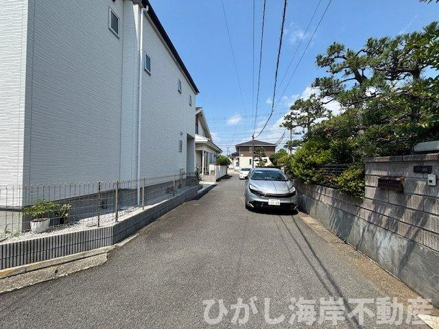 茅ヶ崎市松浪2丁目　中古戸建の前面道路含む現地写真|前面道路