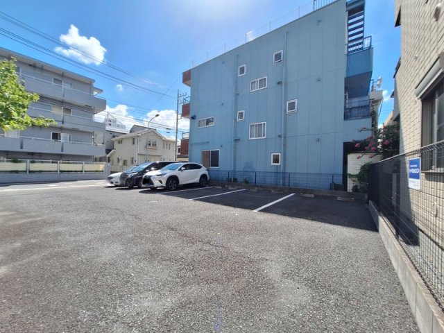 カサグランデＭの駐車場