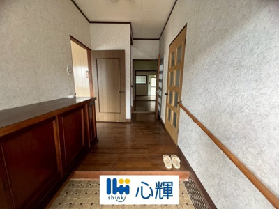 【玄関】 | 宇部市厚南中央1丁目 中古住宅／6DK・2階建