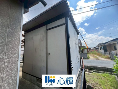 【その他】 | 宇部市厚南中央1丁目 中古住宅／6DK・2階建 | 車庫奥：プレハブ建物ございます。