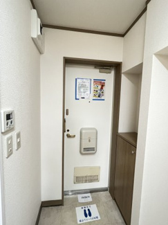 【玄関】 | パルティーダ | ※同号室別部屋参考写真です