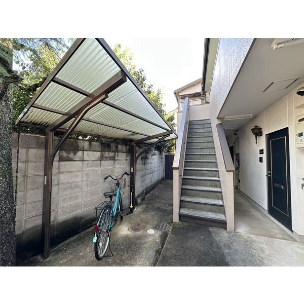 サンシャインシルク嵯峨のエントランス