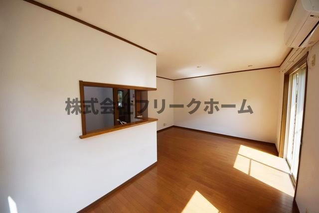 コートヤード深大寺の居間・リビング