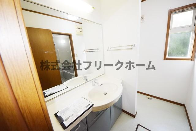 コートヤード深大寺の洗面所