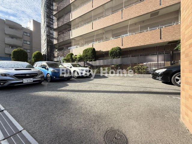 ヴィラルーチェの駐車場