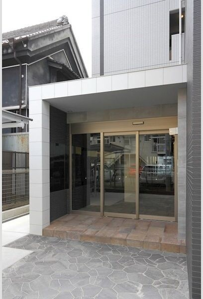 サクシード大曽根のエントランス