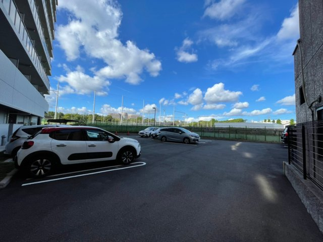 リシュドール鶴舞公園　名古屋市賃貸　仲介手数料無料の駐車場